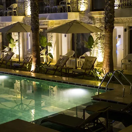 Icarus Hotel 3*